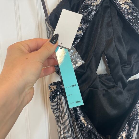 NWT Camille La Vie Animal Print Sequin Halter Open Back Maxi Dress Size 4 - Picture 8 of 9